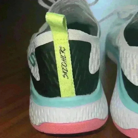 White Sketchers Sneakers - Picture 5 of 6